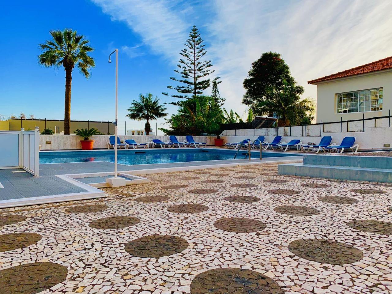 Black & White By Madeira Sun Travel Funchal  Exteriör bild